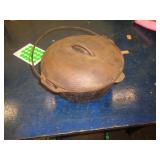 10 1/4' CAST IRON BEAN POT W LID