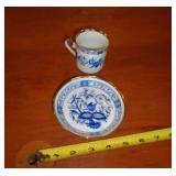 DANBURY MINT CUP & SAUCER / BLUE ONION
