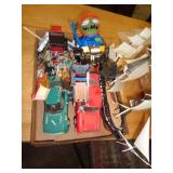 LOT PLASTIC MODELS & TOYS LOT PLASTIC MODELS & TOYS