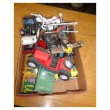 LOT PLASTIC MODELS & TOYS LOT PLASTIC MODELS & TOYS