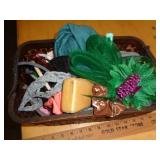 LOT OF HAIR BARRETS & MISC LOT OF HAIR BARRETS & MISC