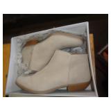 SHOES SZ 9 SHOES SZ 9