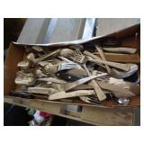 LOT OF FLATWARE LOT OF FLATWARE