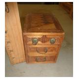 ANTIQUE STRAW WORK BOX ANTIQUE STRAW WORK BOX