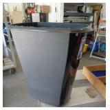 SMALL TRASH CAN SMALL TRASH CAN
