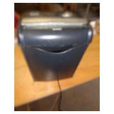 PAPER SHREDDER / UT