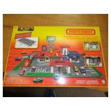 MATCHBOX SET W ONE CAR