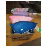 4 PILLOWS