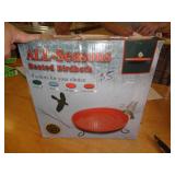 GREEN METAL HEATED BIRD BATH / WATERER