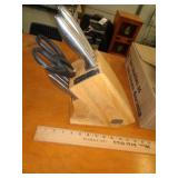 CHICAGO CUTLERY 9 PIECE KITCHEN KNIFE SET