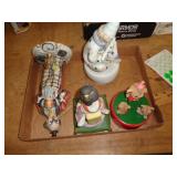 LOT OF FIGURINES