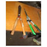 2 HEDGE TRIMMERS