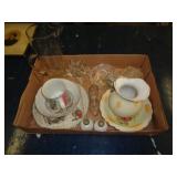 LOT OF GLASSWARE