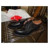 BLACK LEATHER SHOES SZ 7 1/2 BLACK LEATHER SHOES SZ 7 1/2