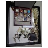 LOT OF COSTUME JEWELRY LOT OF COSTUME JEWELRY
