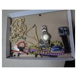LOT OF COSTUME JEWELRY LOT OF COSTUME JEWELRY