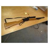 TOY RIFLE / WORKS TOY RIFLE / WORKS