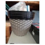 PLASTIC PLANT POTS / ST PLASTIC PLANT POTS / ST