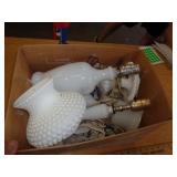 LOT OF MILK GLASS / UT LOT OF MILK GLASS / UT