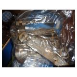 LOT OF VARIOUS BOTTLE OPENERS LOT OF VARIOUS BOTTLE OPENERS