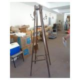 HAT STAND / FR HAT STAND / FR