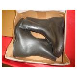 BOOTS KIDS SZ 11 BOOTS KIDS SZ 11