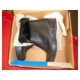 WOMENS BOOTS SZ 7 WOMENS BOOTS SZ 7