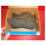 WOMENS SZ 7 GALOSHES WOMENS SZ 7 GALOSHES