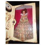 BARBIE - ELIZABETHAN QUEEN - BOX DAMAGE BARBIE - ELIZABETHAN QUEEN - BOX DAMAGE