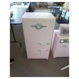 POTTERY BARN KIDS FRIDGE 36X18X13 / FRT POTTERY BARN KIDS FRIDGE 36X18X13 / FRT