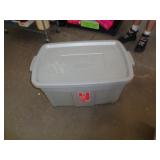 31 GAL TOTE W LID RUBBERMAID 31 GAL TOTE W LID RUBBERMAID