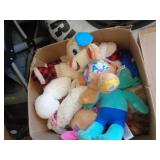 BOX OF STUFFED TOYS / W BOX OF STUFFED TOYS / W