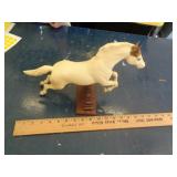 BREYER JUMPING HORSE BREYER JUMPING HORSE