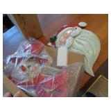2 - METAL WREATH HOLDERS / R 2 - METAL WREATH HOLDERS / R