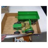 ERTL TRACTOR / PLASTIC & METAL ERTL TRACTOR / PLASTIC & METAL