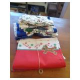 XMAS TABLECLOTH & PLACEMATS / R XMAS TABLECLOTH & PLACEMATS / R