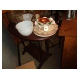 SMALL OVAL TABLE SMALL OVAL TABLE