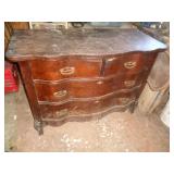VINTAGE DRESSER 34'TX42'LX19'W VINTAGE DRESSER 34'TX42'LX19'W