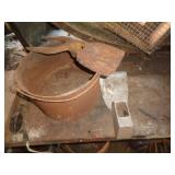 CAST IRON POT & FROES CAST IRON POT & FROES