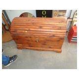 HUMP TOP CEDAR CHEST 36'L X 25'T X20' W HUMP TOP CEDAR CHEST 36'L X 25'T X20' W