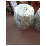ASIAN PORCELAIN GARDEN SEAT / FRC ASIAN PORCELAIN GARDEN SEAT / FRC