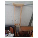 WOOD CRUTCHES WOOD CRUTCHES