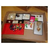 LOT OF COSTUME JEWELRY LOT OF COSTUME JEWELRY