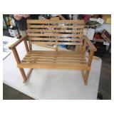 DOLL ROCKING BENCH / UT DOLL ROCKING BENCH / UT
