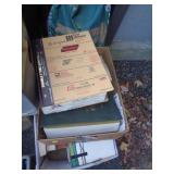 LOT OF BOOKS / G2