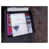 LOT OF BOOKS / G2