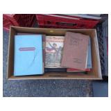 LOT OF BOOKS / G2