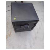 SENTRY SAFE / W COMBO / OS