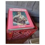 LOT OF BOOKS / G2