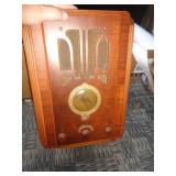 VINTAGE CROSLEY RADIO / WORKS / OF